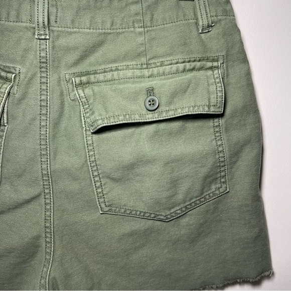 Gap women’s olive green utility pockets summer high waisted shorts in size US 8 - Picture 8 of 9